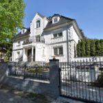 REPRÄSENTATIVES VILLENANWESEN IN TOP-LAGE NAHE ROSENECK