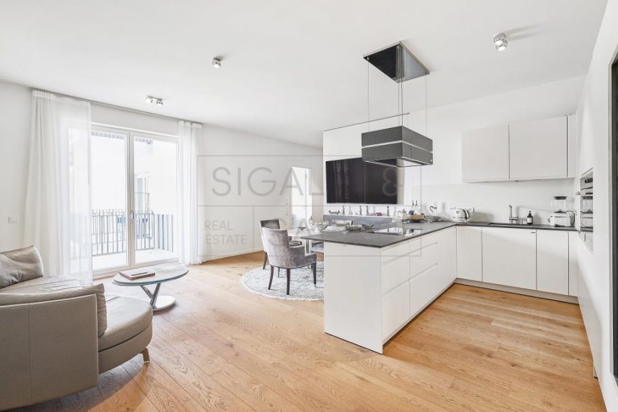 LUXURIÖSE NEUBAU-WOHNUNG MIT BALKON IM BAYERISCHEN VIERTEL