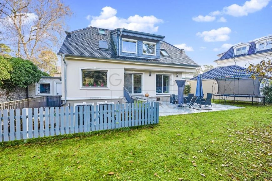 HOCHWERTIG SANIERTES EINFAMILIENHAUS WENIGE SCHRITTE ZUM GRUNEWALD