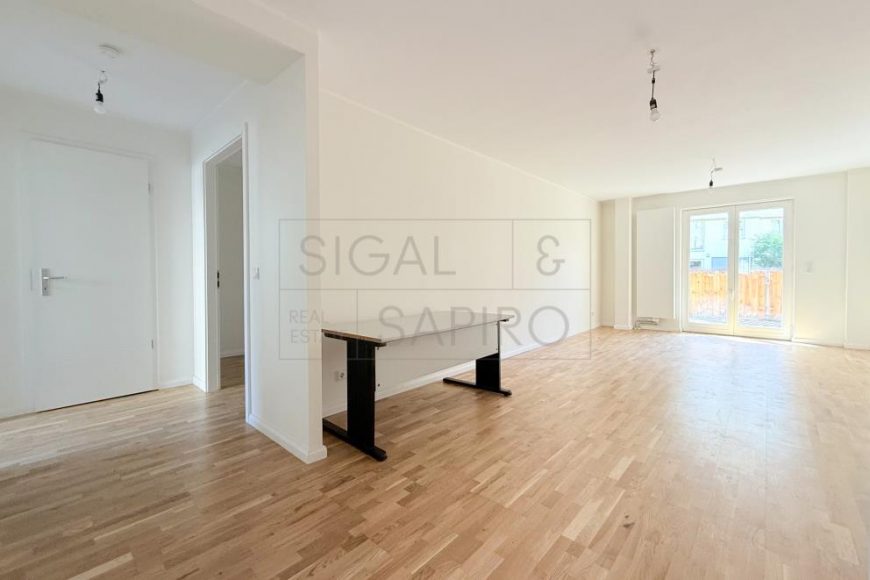 ATTRAKTIVE 2-ZIMMER-WOHNUNG MIT SÜD-TERRASSE WENIGE METER ZUM MASELAKEPARK UND ZUR HAVEL ATTRAKTIVE 2-ZIMMER-WOHNUNG MIT SÜD-TERRASSE WENIGE METER ZUM MASELAKEPARK UND ZUR HAVEL