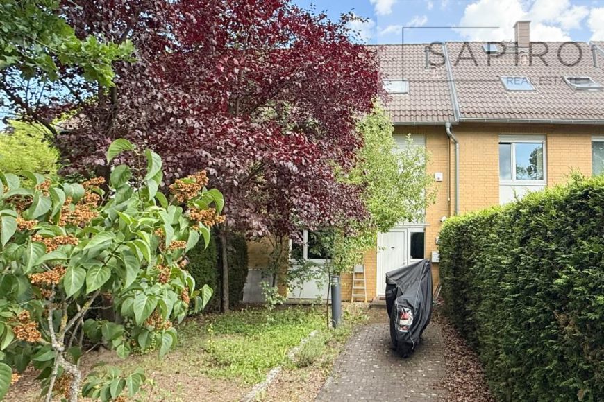 ELEGANTES TOWNHOUSE MIT HOCHWERTIGER AUSSTATTUNG IN BERLIN-DAHLEM